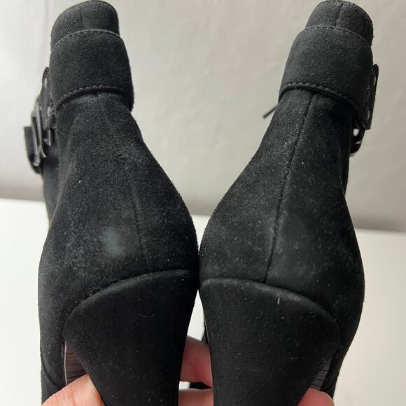 Enzo Angiolini Eavaried Sued Booties with Chain Size 7.5M Minimalist Date Night - Picture 9 of 13